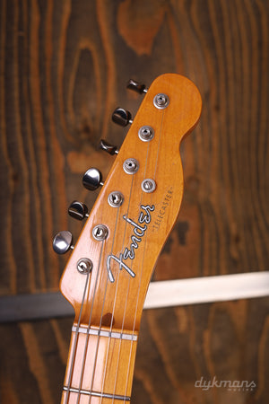 Fender American Vintage '52 Telecaster Butterscotch Blonde
