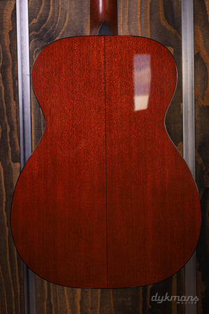 Martin 00-DB Jeff Tweedy #384 PRE-OWNED!