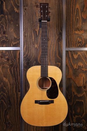 Martin 000-18