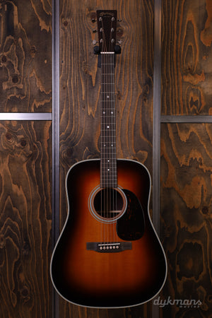 Martin D-28 Sunburst