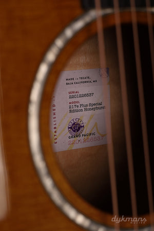 Taylor 217e Plus Special Edition Honeyburst