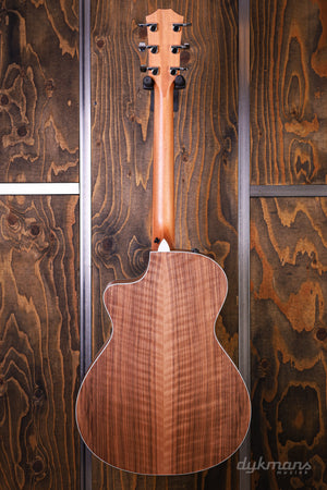 Taylor 212ce
