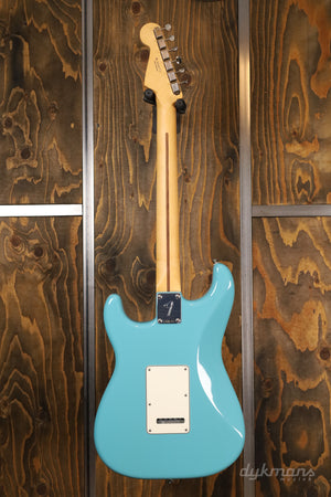 Fender Player II Stratocaster HSS Coral Red