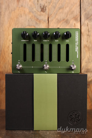 Darkglass ADAM aggressively distorting advanced machine