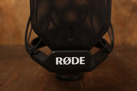 Rode NT1 &amp; AI-1 Complete Studio Kit with Audio Interface